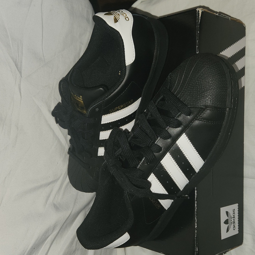 Mens Adidas Superstar Shoes. - Picture 5 of 6